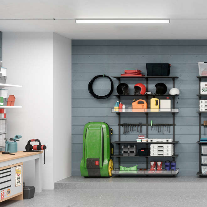 Линейна LED лампа LEDVANCE T5, 7W, топла светлина 3000K, дължина 549 мм – за вътрешно осветление на гараж