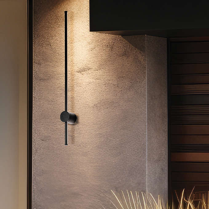 Черна линейна фасадна лампа Viokef New York с топла индиректна светлина 3000K, 14W, 1119 lm, IP65 защита, подходяща за външен монтаж