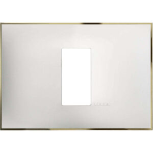 BTicino Classia декоративна рамка 1 модул бяла със златист кант италиански стандарт