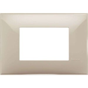 BTicino Classia декоративна рамка 3 модула крем италиански стандарт