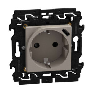 Шуко контакт с USB-C Bticino Living Now YG4141USB цвят камък