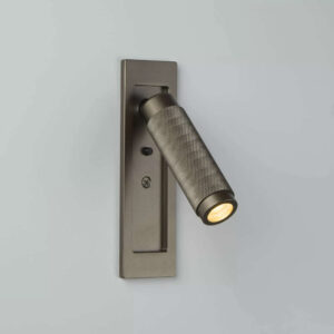 LED аплик за вграждане Searchlight Kings Cross WL-KIN-BZ с оребрен бронзов цилиндър, насочваща светлина 3000K и автоматично Park-to-Off управление.