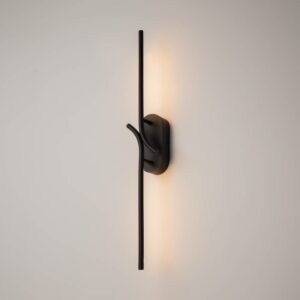Цялото тяло на Maytoni Renaissance MOD256WL-L5B3K с тънък светлинен профил и овална стенна основа