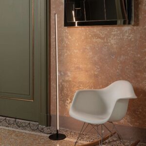 Черен LED лампион Ideal Lux Yoko PT до бял люлеещ се стол