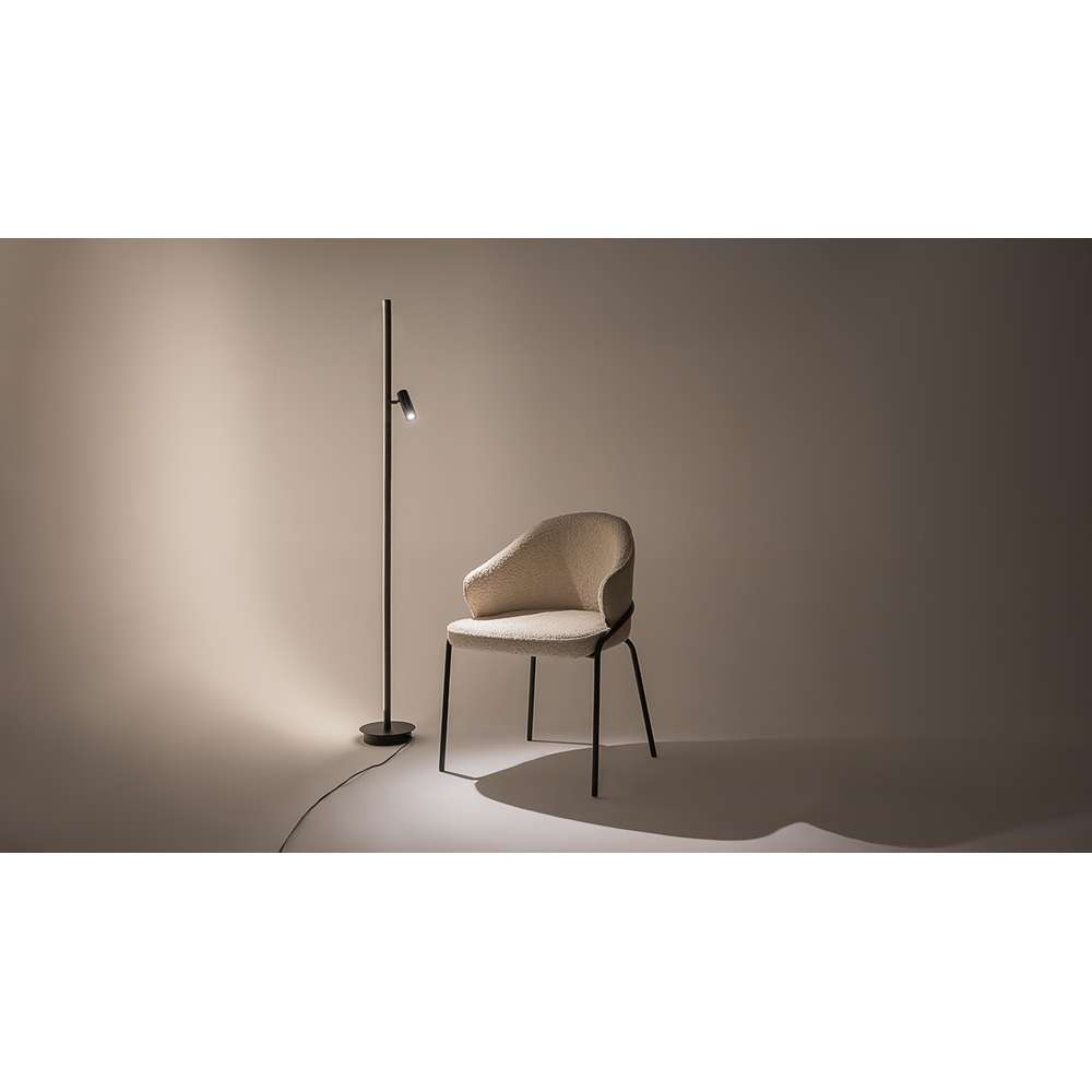 Черен лампион Maytoni Thin MOD395FL-L28B3K до светло кресло с включено фоново осветление