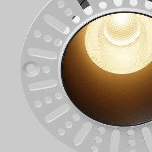 Черна LED луна Maytoni Dip DL122-15W-2.7K-TRS-B, детайл на LED оптиката