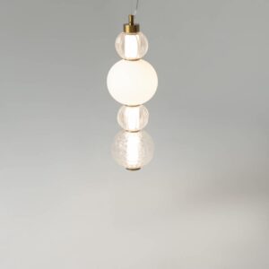 Стъклените елементи с различни повърхности на Maytoni Collar P069PL-L17G3K