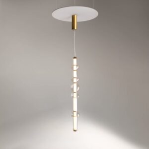 LED пендел Maytoni Cosmo MOD210PL-L39BS3K в цвят месинг, показан с вертикално окачване на сив фон