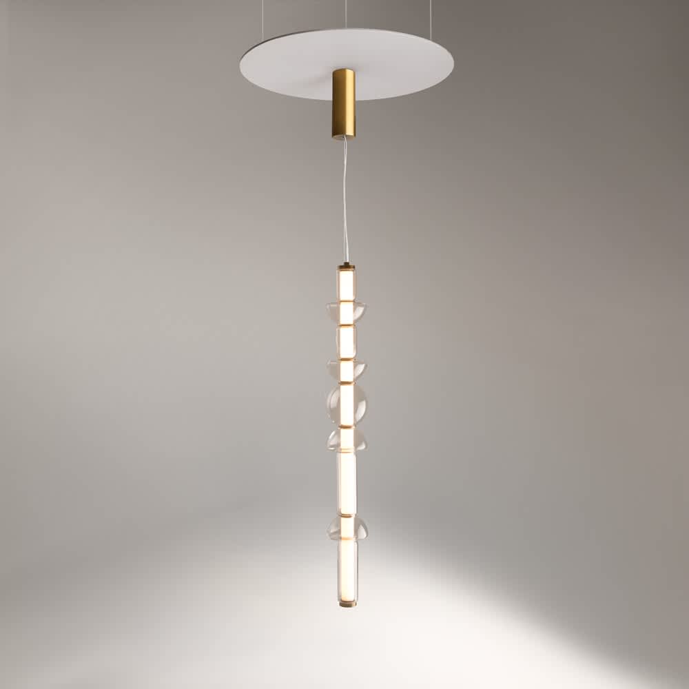 LED пендел Maytoni Cosmo MOD210PL-L39BS3K в цвят месинг, показан с вертикално окачване на сив фон