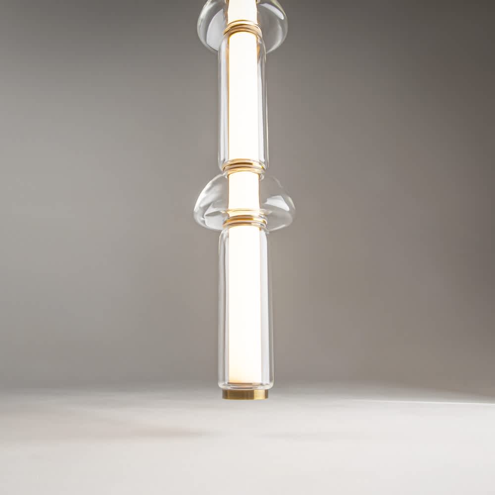Стъклени елементи и край на вертикално окачения Maytoni Cosmo MOD210PL-L39BS3K в цвят месинг