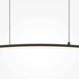 Детайл на черното метално тяло и белия дифузер на Maytoni Curve MOD243PL-L18BK