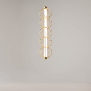 Петте метални сфери и вертикалната светлинна тръба на Maytoni Golden Cage MOD216PL-L10G3K, видени отпред