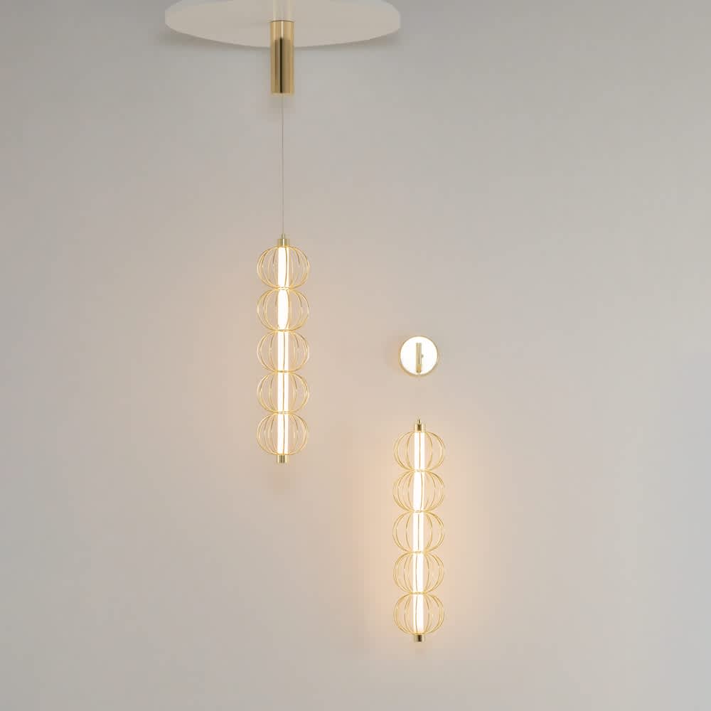 Пендел и аплик Golden Cage, включително Maytoni Golden Cage MOD216PL-L10G3K, в студийна композиция