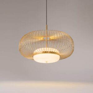 Пендел Maytoni Levitation MOD376PL-L30G3K с широк нисък метален абажур в цвят месинг и бял стъклен дифузер