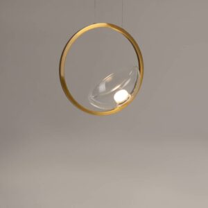 Maytoni Lunare MOD327PL-L5BS3K - изглед под ъгъл Кръглият метален ринг и прозрачният извит абажур на Maytoni Lunare MOD327PL-L5BS3K, видени под ъгъл