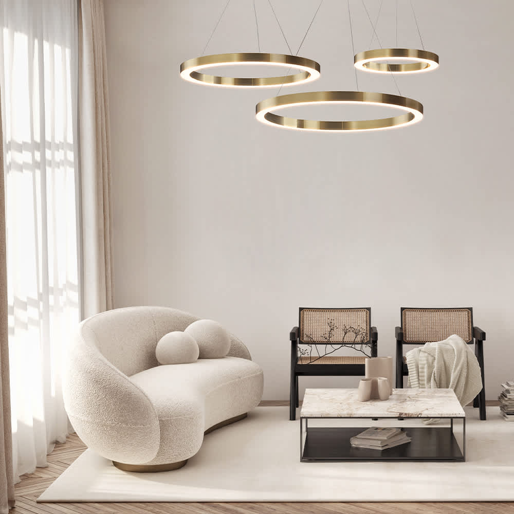 LED пендели Maytoni Saturno с диаметри 40, 60 и 80 см в общ интериор на дневна