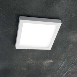 Ideal Lux Universal Square 321769 - общ интериорен кадър на серията с бял квадратен плафон върху сив таван