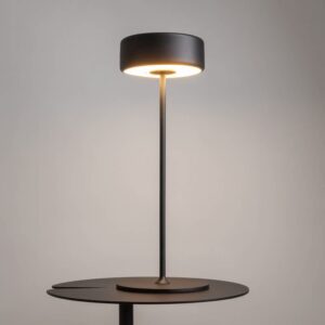 Maytoni AI Collaboration MOD229TL-L3B3K2 - студиен изглед на светещата черна лампа