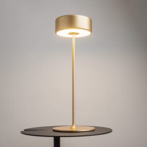 Maytoni AI Collaboration MOD229TL-L3G3K2 - студиен изглед на светещата златиста лампа