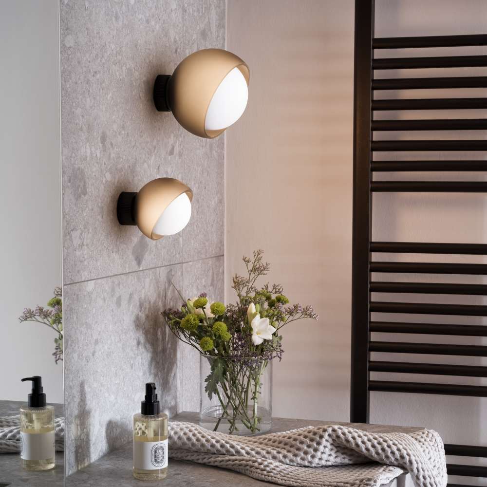 Ideal Lux Bloom AP1 D12 366531 - интериор с черния вариант на модела и друг размер от серията