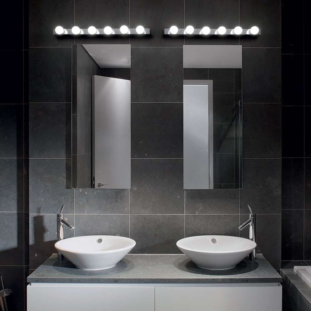 Два хромирани аплика Ideal Lux Prive AP6 над огледала