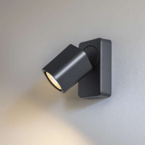 Стенният аплик Ideal Lux Rudy AP1 Square 321530 в черен цвят с наклонена светеща глава