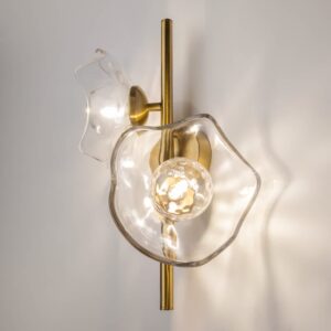 Аплик Maytoni Miracle MOD207WL-02BS с метално тяло в цвят месинг и прозрачни стъклени абажури на сив фон