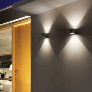 Snif AP1 Round 061450 на фасада Аплици Ideal Lux Snif AP1 Round в цвят черен осветяват нагоре и надолу край входна врата