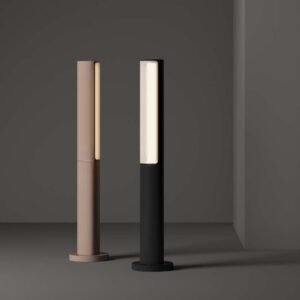 Черна и кафява стояща лампа Ideal Lux Etere PT с височина 60,5 см в общ кадър
