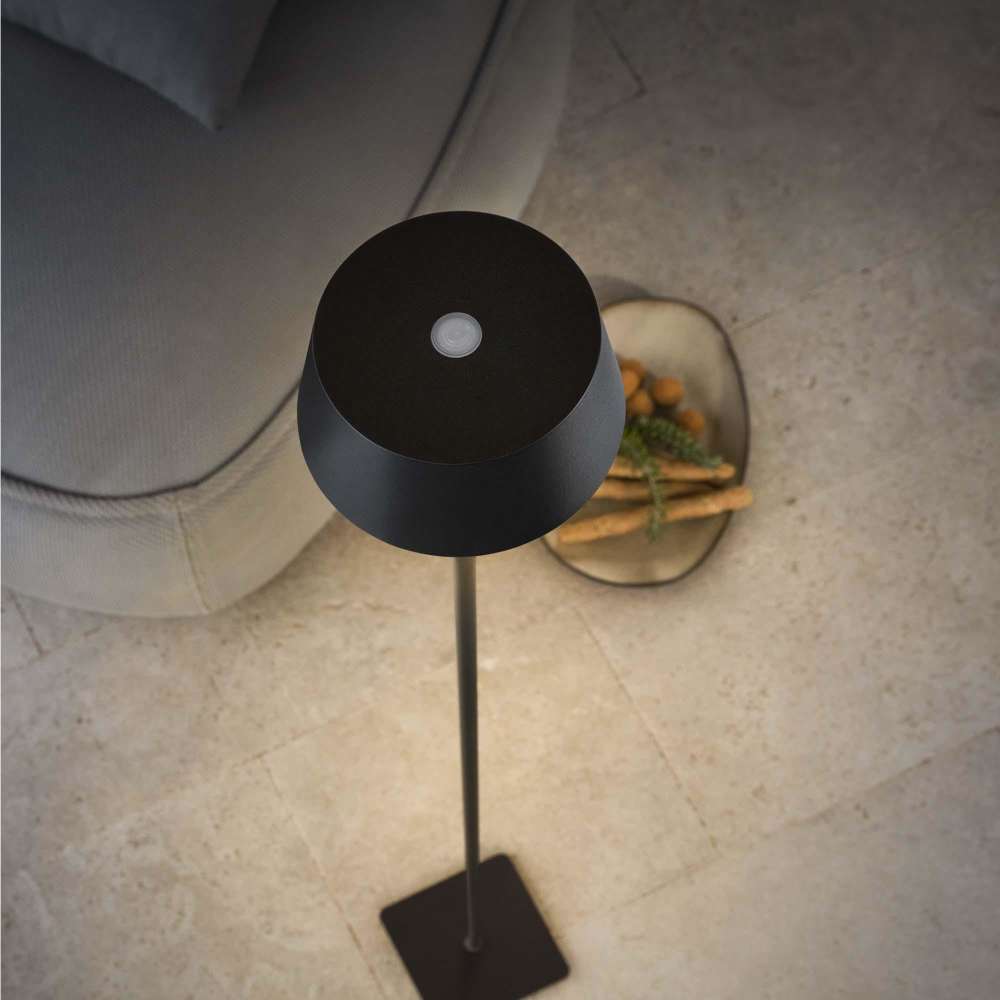 Ideal Lux Pure PT 328515: черната лампа с квадратна основа, погледната отгоре