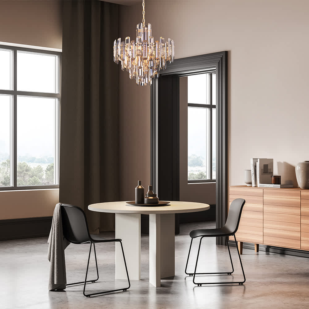 Полилей Maytoni Flare DIA200PL-06G с шест фасунги и прозрачни и опушени кристали над маса в трапезария