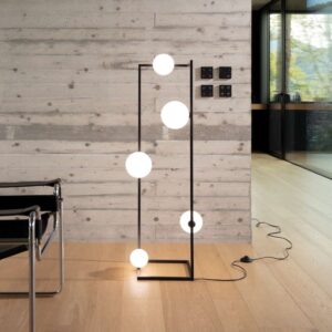 Подова лампа Ideal Lux Angolo PT5 284309 в черен цвят с пет светещи сфери до бетонна стена
