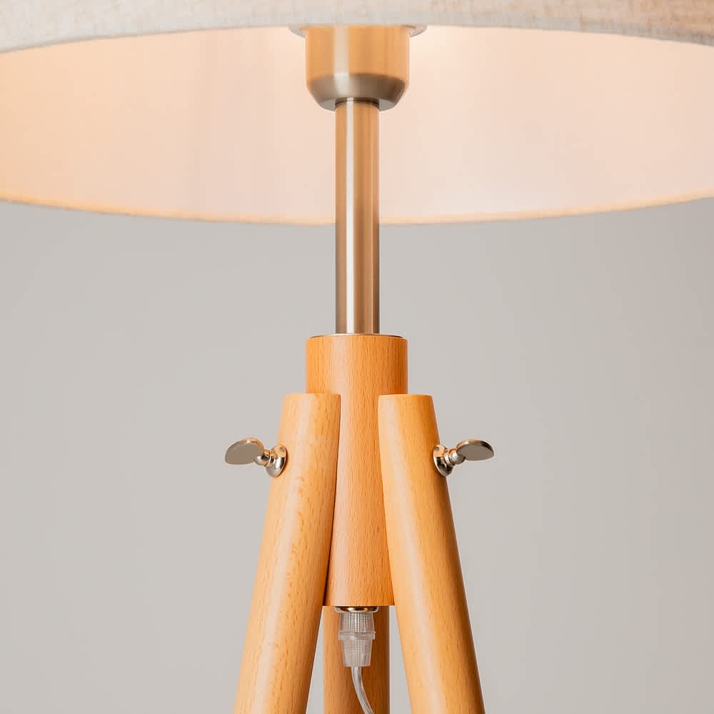 Maytoni Calvin Z177-FL-01-BR - свързването на дървените крака и металната стойка