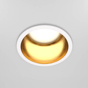 Луна за вграждане Maytoni Reif DL049-01WG GU10 Ø6,8 см бяла със златист рефлектор - изглед след монтаж