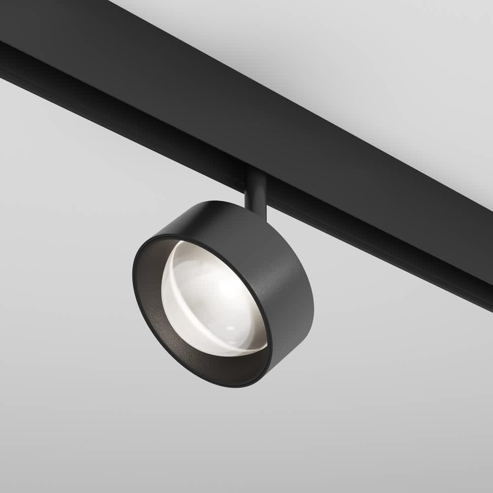 Черен магнитен LED спот Maytoni Lens TR217-4-15WTW-DD-B, основен изглед върху релса Exility