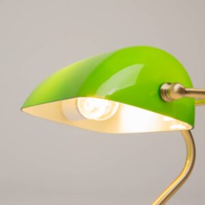 Maytoni Kiwi Z153-TL-01-BS - зеленият стъклен абажур и бялата му вътрешна страна Maytoni Kiwi Z153-TL-01-BS - зеленият стъклен абажур и бялата му вътрешна страна