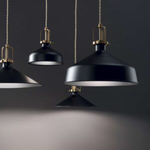 Четирите черни модела пендели Eris със златиста вътрешност в интериор