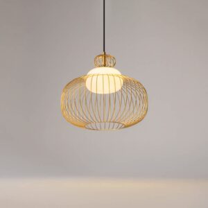 Пендел Maytoni Levitation MOD376PL-01G с широк овален метален абажур в цвят месинг и бял стъклен дифузер