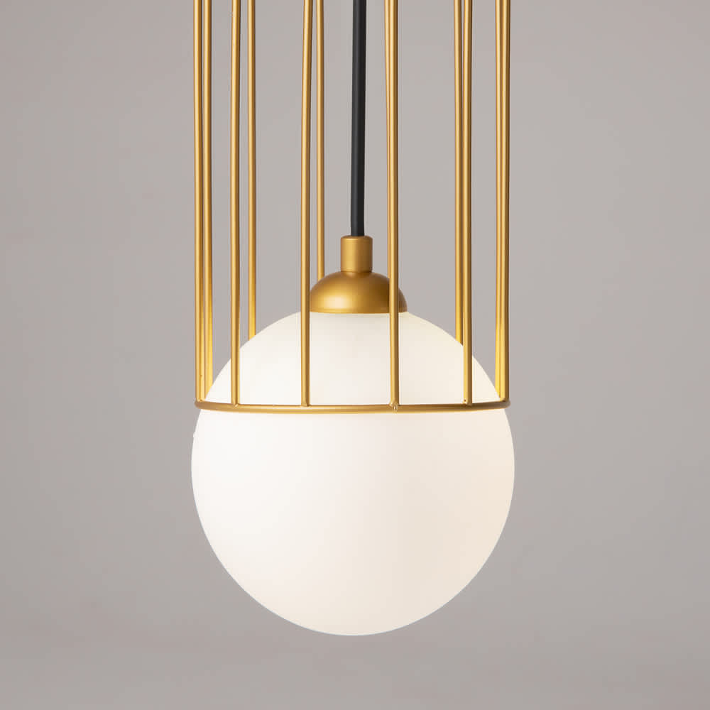 Maytoni Telford P361PL-01G - детайл на стъкления плафон и златистата решетка