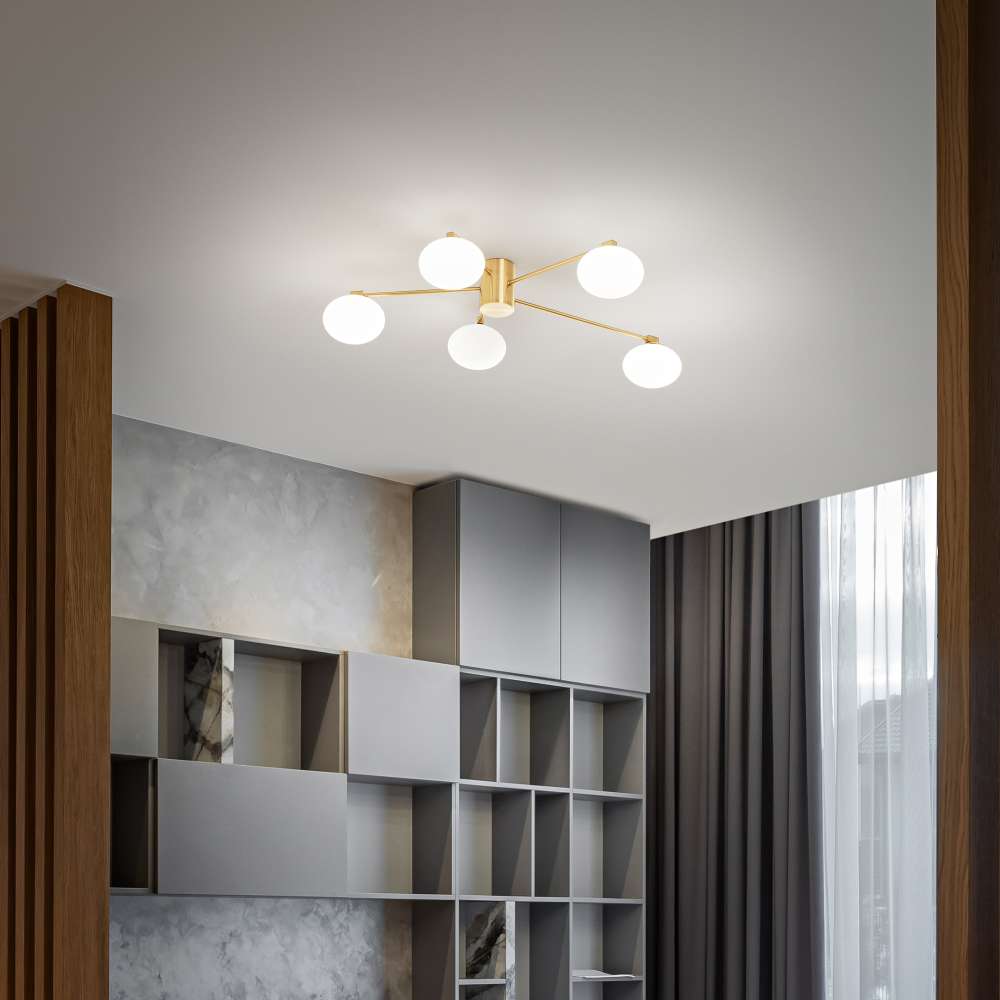 Интериорен кадър с Ideal Lux Hermes - вариант месинг