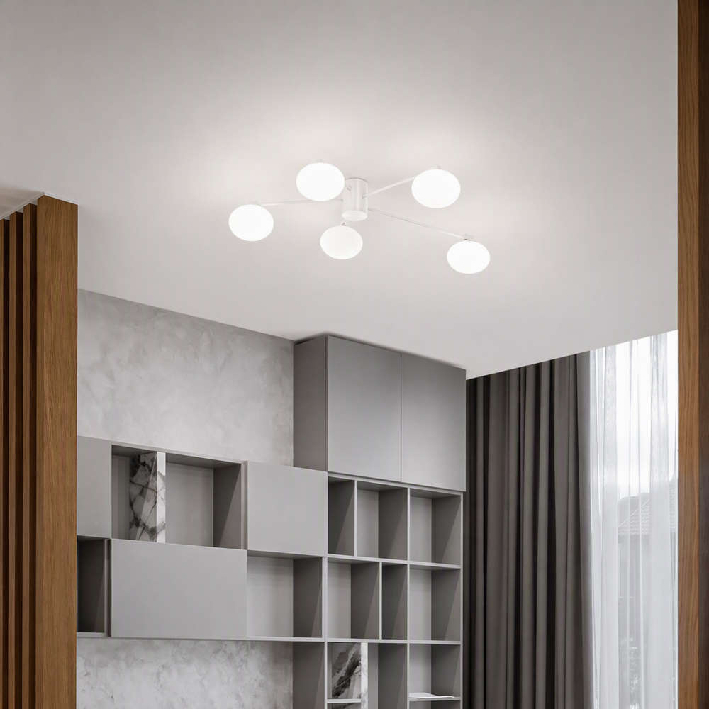 Ideal Lux Hermes PL5 D90 316680 в бял цвят на тавана в дневна със стелажи