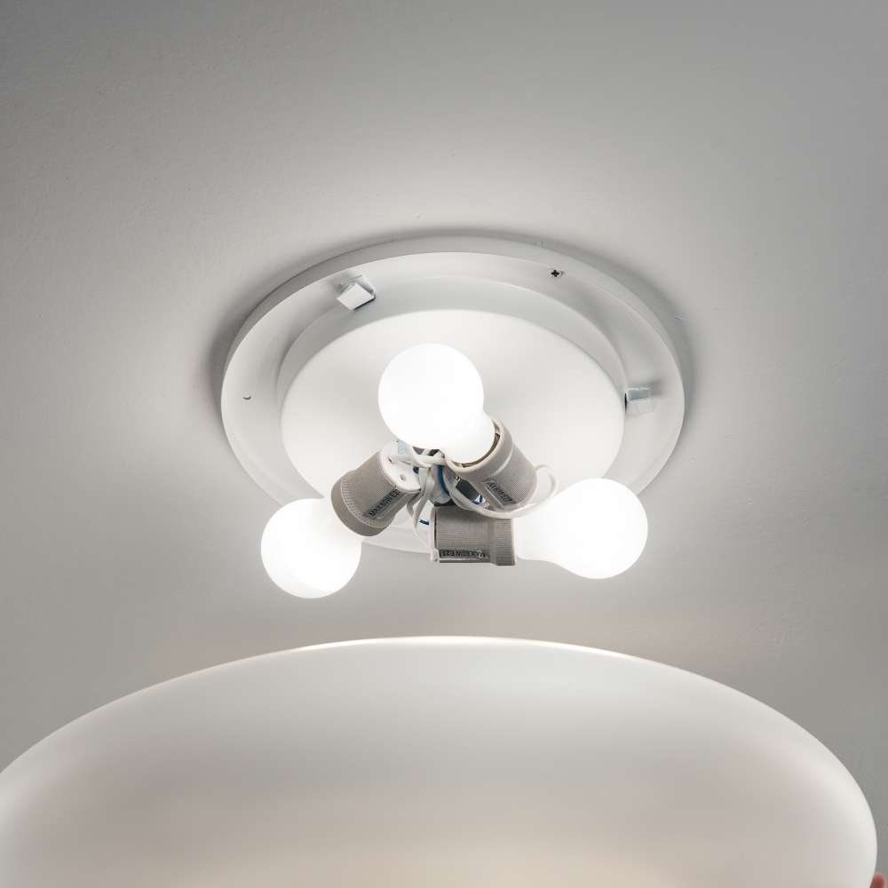Ideal Lux Smarties PL3 D60 032023 - трите фасунги E27 под дифузера