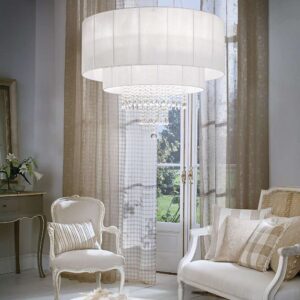 Интериор с белия полилей Ideal Lux Opera SP10 с диаметър 90 см в дневна