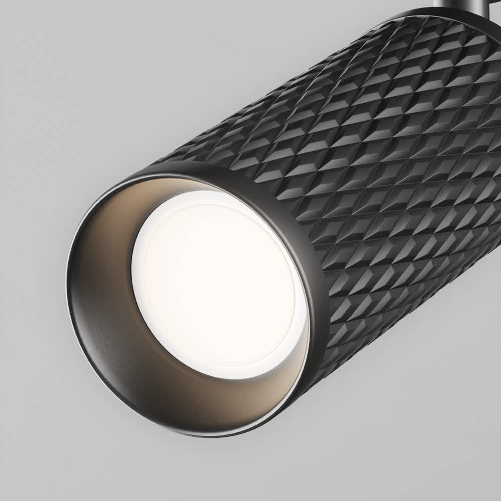 Релсов спот за Unity Maytoni Focus Design TR011-1-GU10-B, черен, детайл на релефното тяло и отвора за крушката